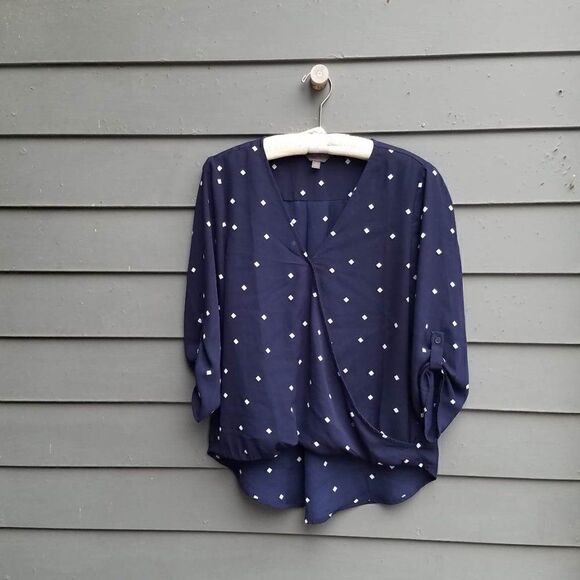 MIX by 41 Hawthorne Navy White Faux Wrap High Low Blouse Size Medium - Picture 11 of 12